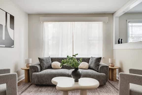 Cozy 2BR – Walk to Downtown & University! - Image 1