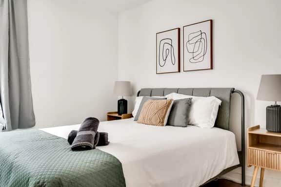 Modern 3BR Suite - Central Ottawa - Monthly Stays