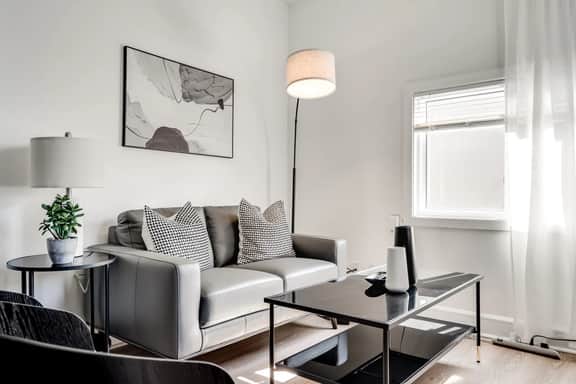 Modern 3BR Suite - Central Ottawa - Monthly Stays